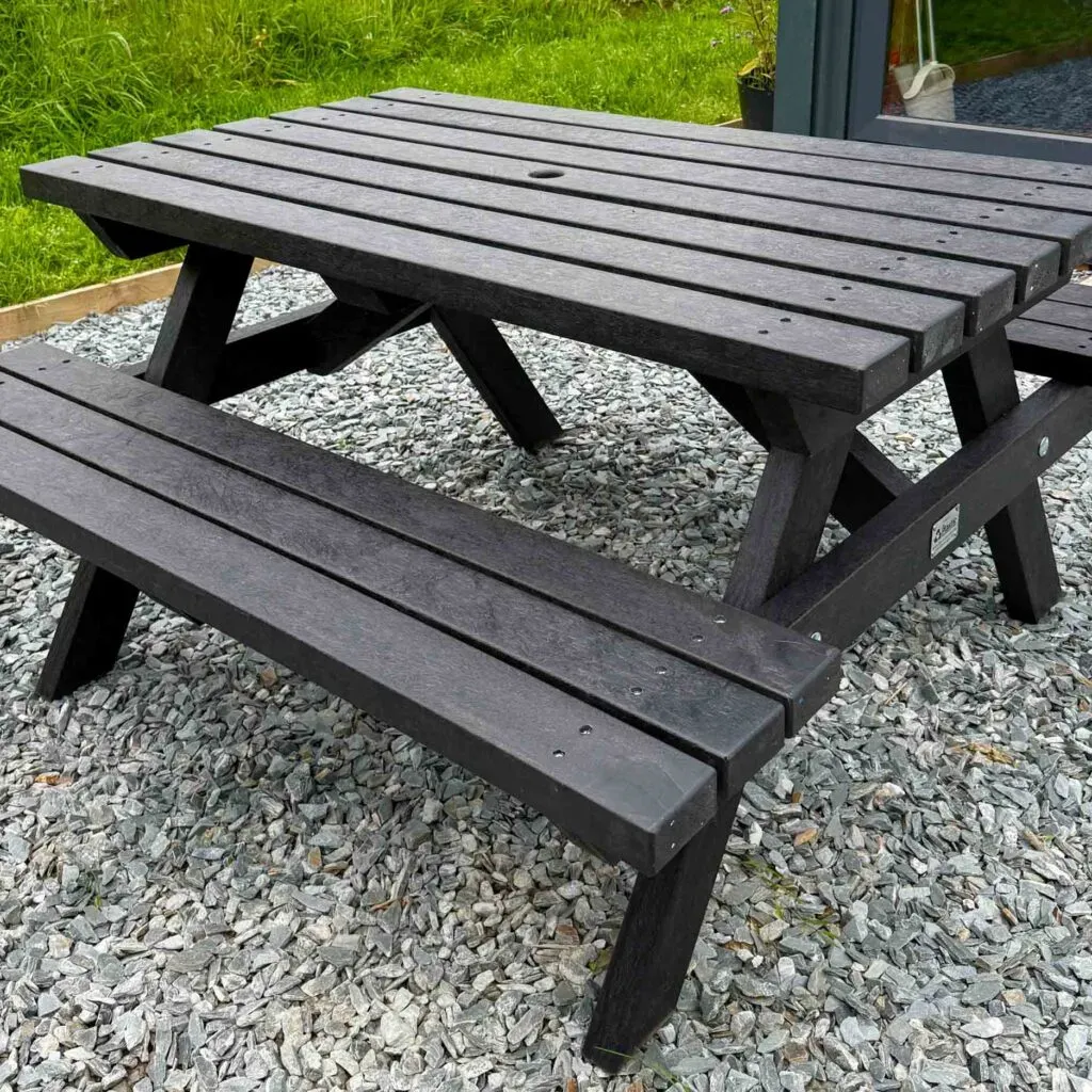 Salcombe Recycled Plastic Picnic Table