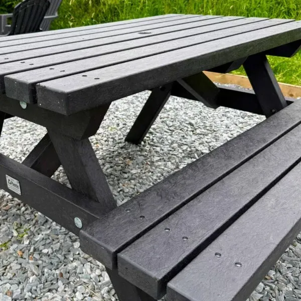 Salcombe Recycled Plastic Picnic Table