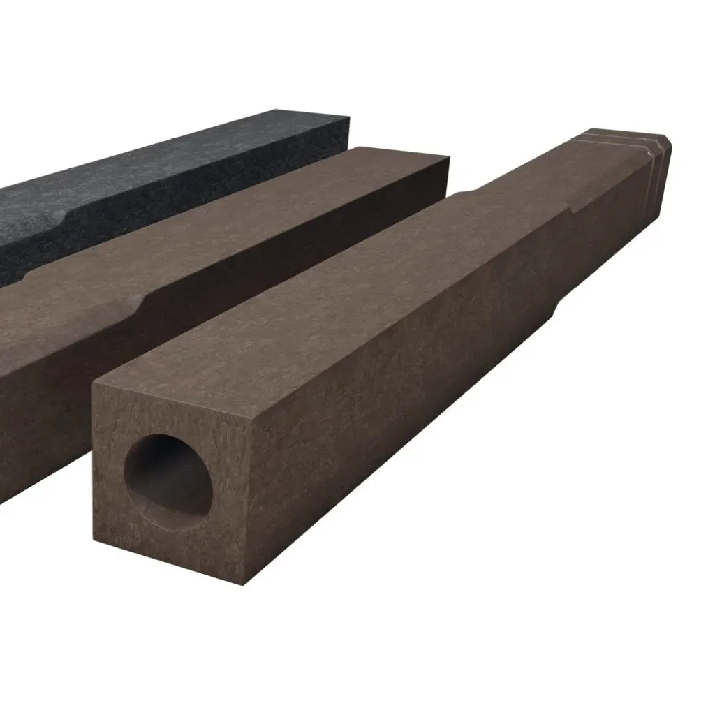 Recycled plastic diamond head traffic bollard