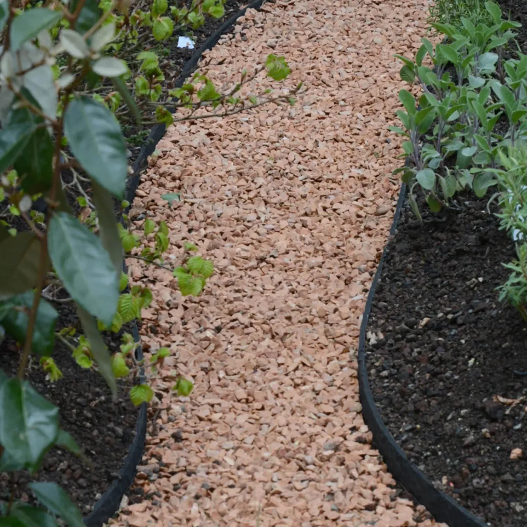Recycled Plastic Garden Edging in Anthracite 1800cm