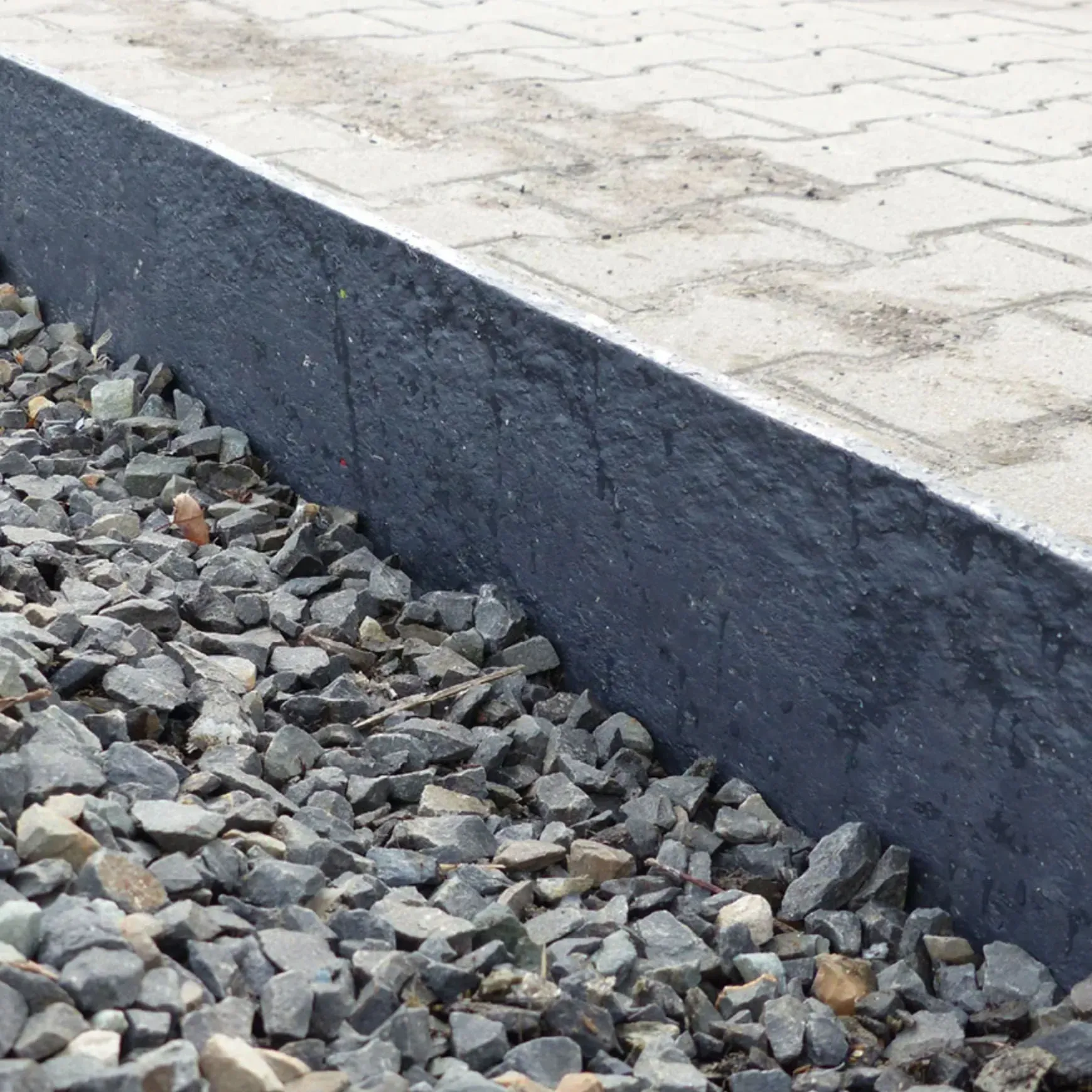 Recycled Plastic Garden Edging in Anthracite 1800cm