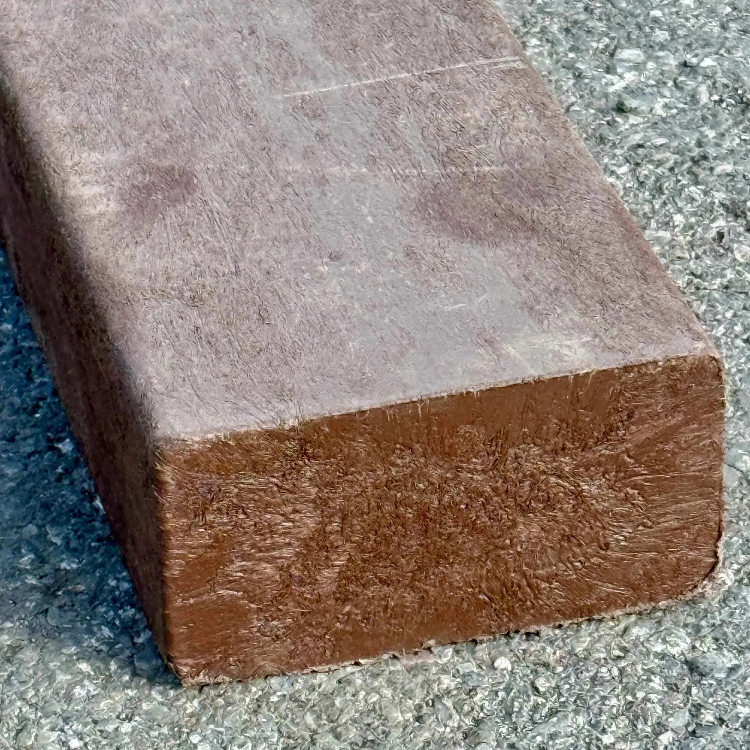 Recycled Plastic Brown Railway Sleepers 80mm x 160mm x 2.0m - Image 2